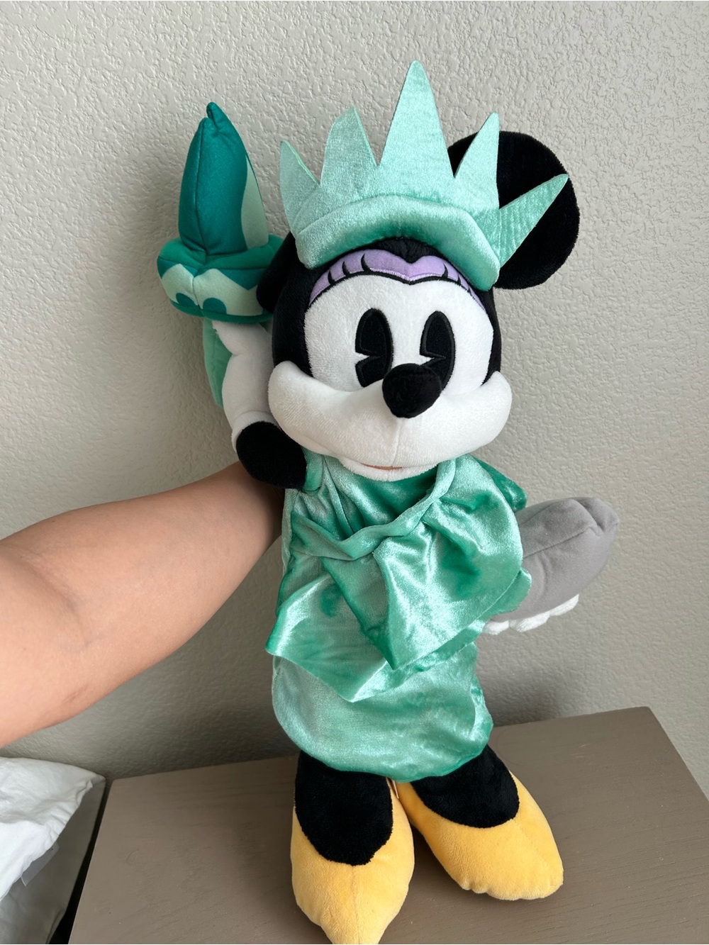 Disney Minnie Mouse Statue of Liberty Plush - Teal & Yellow - Picture 2 of 8